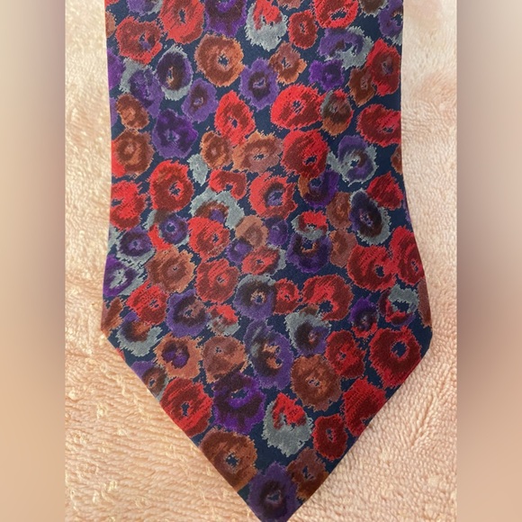 Ungaro Paris Floral Tie - Picture 2 of 9